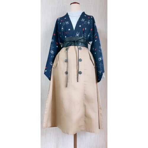 展示品　◇着物リメイク◇  ドッキングワンピース　紺×ベージュ　ベルト付き ◇和洋 きものコーデ◇ セット売り 紺×ベージュ ブラウス