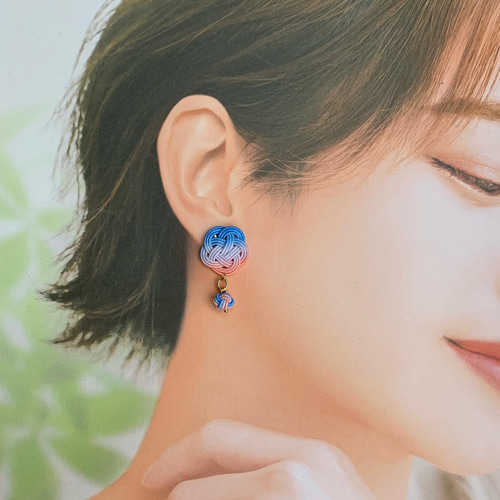 宇宙 グラデーション 手染め ビーズ ラメ レジン 大ぶり ゆらゆら ピアス 宇宙 グラデーション 手染め ビーズ ラメ レジン 大ぶり ゆらゆら ピアス