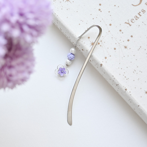 ころんと可愛いブックマーカー ワイヤーフラワーとつまみ細工 藤色