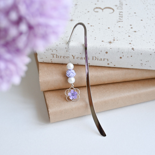 ころんと可愛いブックマーカー ワイヤーフラワーとつまみ細工 藤色