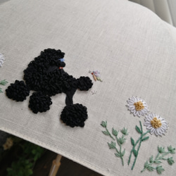 プードル刺繍の日傘(アイボリーのリネン生地に黒プードル)　UV加工済み 2枚目の画像