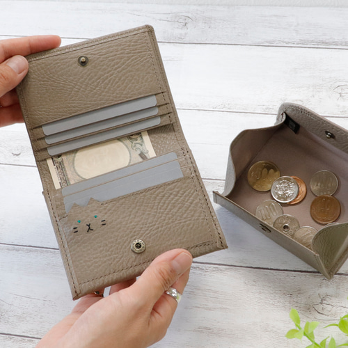 グレージュ】猫コンパクト二つ折り財布 ロシアンブルー ネコ レザー