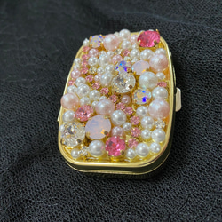 Queen's Box＊* スワロフスキービジュー  ピルケース 2枚目の画像