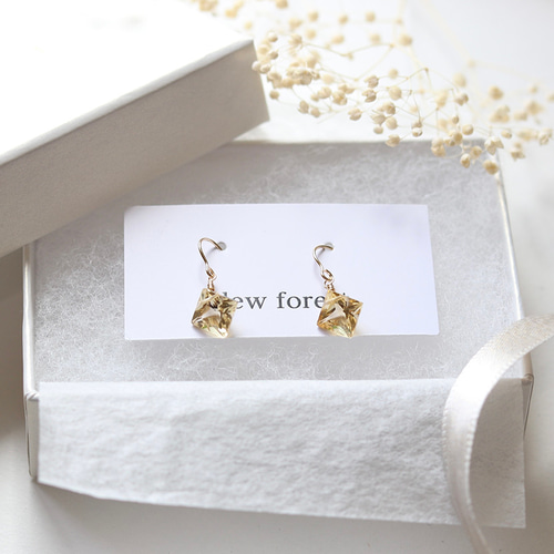 14Kgf 宝石質シトリン ダイヤプリンセスカット ピアス/イヤリング