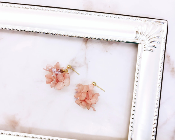 ピンクシルバー紫陽花の小粒ピアス/イヤリング 2枚目の画像