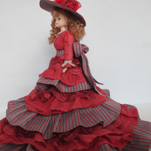 D 人形付 フランス人形風 大人も楽しい着せ替え人形 29cm 小物付