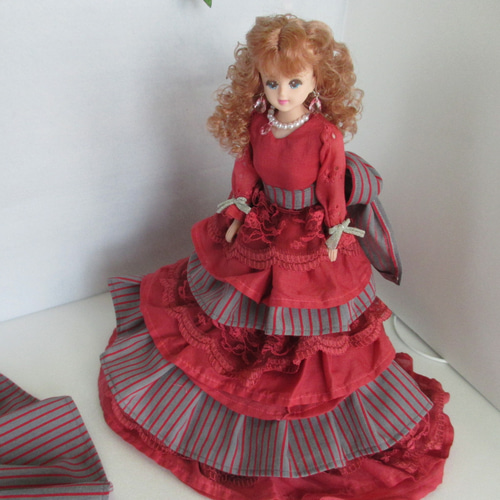 D 人形付 フランス人形風 大人も楽しい着せ替え人形 29cm 小物付