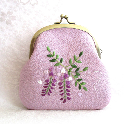 日本刺繍【藤の花】絹のがま口ポーチ ◇藤色◇ 刺繍 手刺繍 花