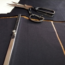 【1点もの・デザイン画付き】黒＆ゴブラン織り切り替えシャツ型コートワンピース（KOJI TOYODA） 7枚目の画像