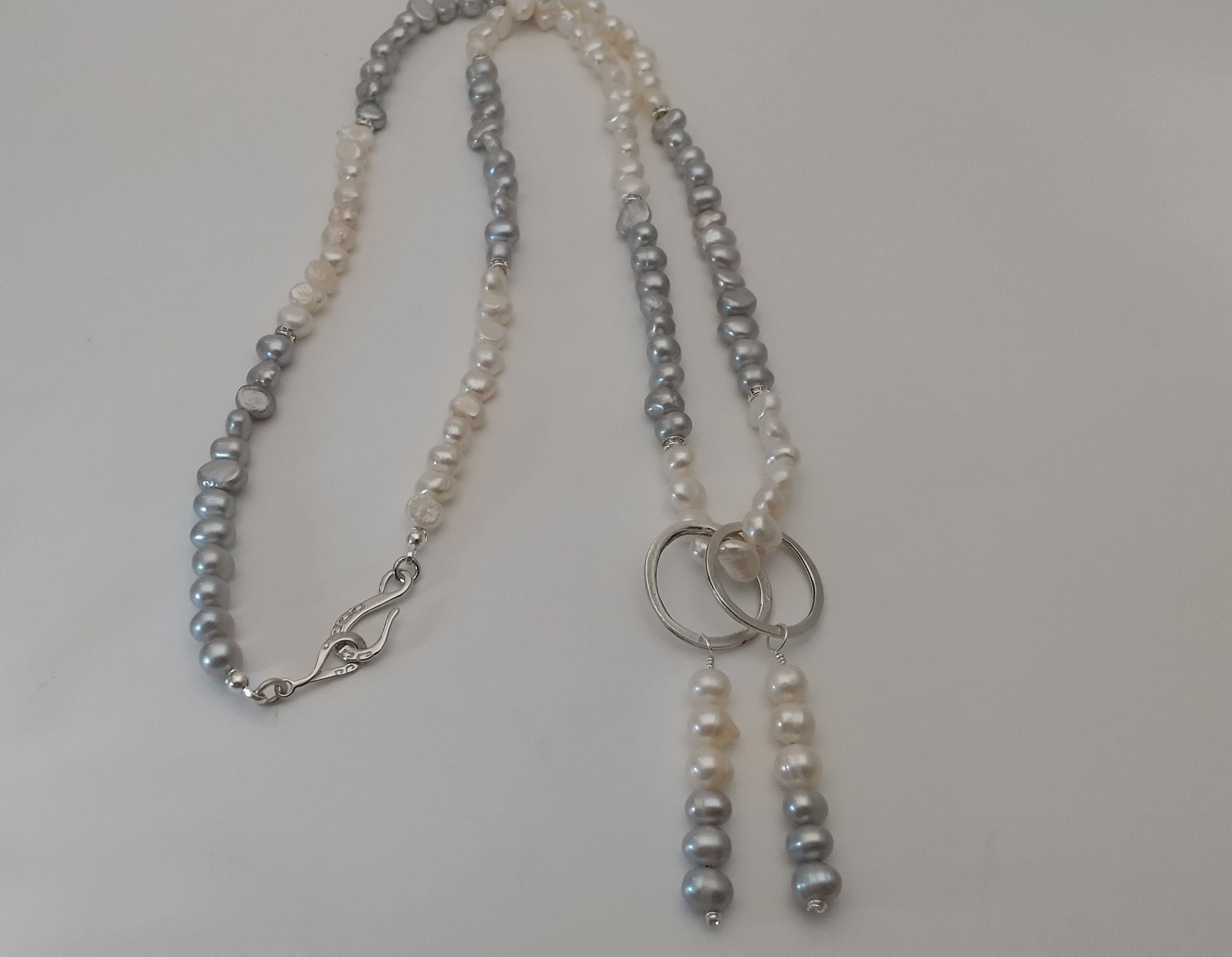 ＊天然石＊ グレーとホワイトのペンダント付き                       ネックレス