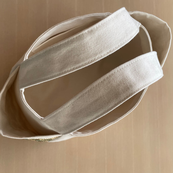 刺繍リボンシリーズ よくばりサイドポケット Mサイズ NO.639 底布カラーミルクティー【現品限り】 5枚目の画像