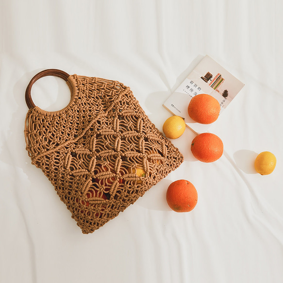 【送料無料】マクラメ編みエコバッグ　トートバッグ　茶色　手編み　マイバッグ　木のハンドル 1枚目の画像