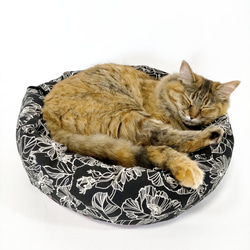 【猫人気No.1】お花模様のまんまる猫ベッド col.黒×くすみピンク 2枚目の画像