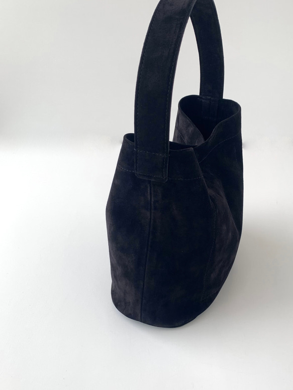 「長財布が横に入る‼︎本革ミニマルバッグ」ブラック スエード ワンハンドルバッグ 14枚目の画像