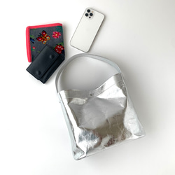 シルバー好きに届けたい♡「長財布が横に入る‼︎本革ミニマルバッグ」 ワンハンドルバッグ 9枚目の画像