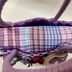 フラワーコラージュミドルカゴバッグ（ラベンダー）　かごバッグ　バスケット　紫　パープル　ラベンダー　花 4枚目の画像