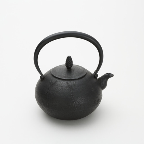 鉄瓶 丸形松 1.2L 金野和司 ポット・急須 水沢鋳物工業協同組合 通販