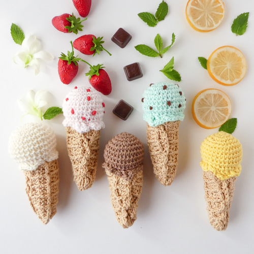 ワッフルコーンのアイスクリームラトル おもちゃ・人形 pear pie 通販