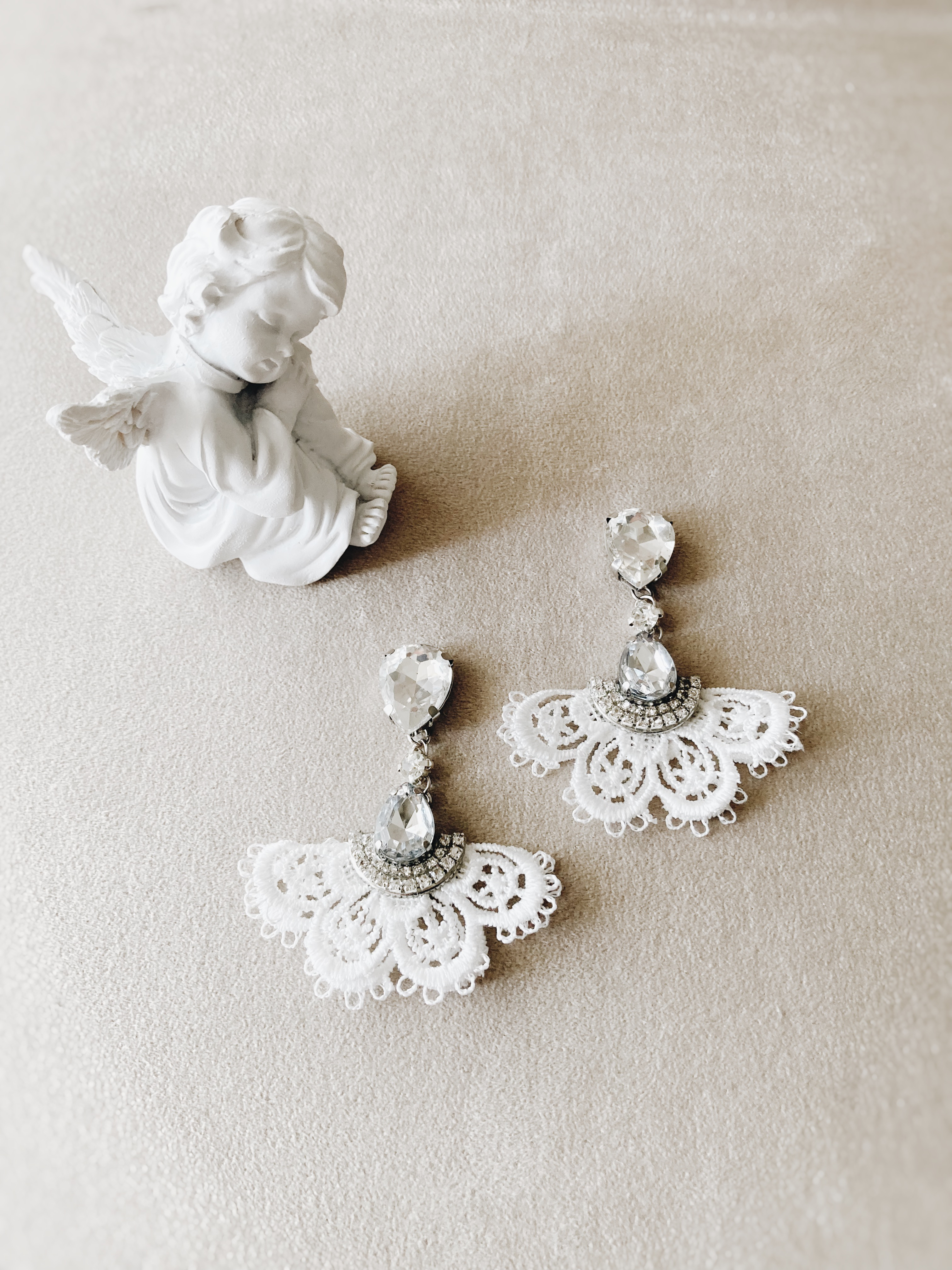 とても大切な想い出になる日そんな日に寄り添う耳飾り  [2204006]