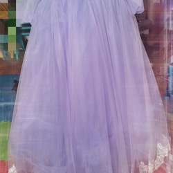 華やか パープル/紫 カラードレス 3D立体レース刺繍 ふわふわ袖 ベアトップ 挙式 2ways ドレス 2枚目の画像