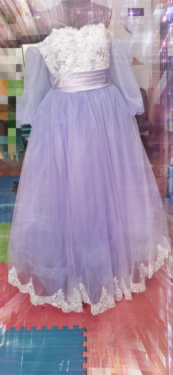 華やか パープル/紫 カラードレス 3D立体レース刺繍 ふわふわ袖 ベアトップ 挙式 2ways ドレス 2枚目の画像