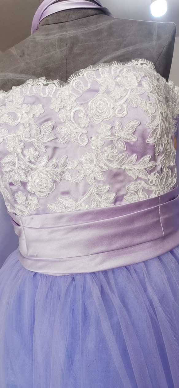 華やか パープル/紫 カラードレス 3D立体レース刺繍 ふわふわ袖 ベアトップ 挙式 2ways ドレス 3枚目の画像