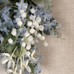 “すずらん”のスワッグ  花材は全て高品質アーティフィシャルフラワー(造花) お手入れ要らず　フラワーギフトにめ最適 4枚目の画像