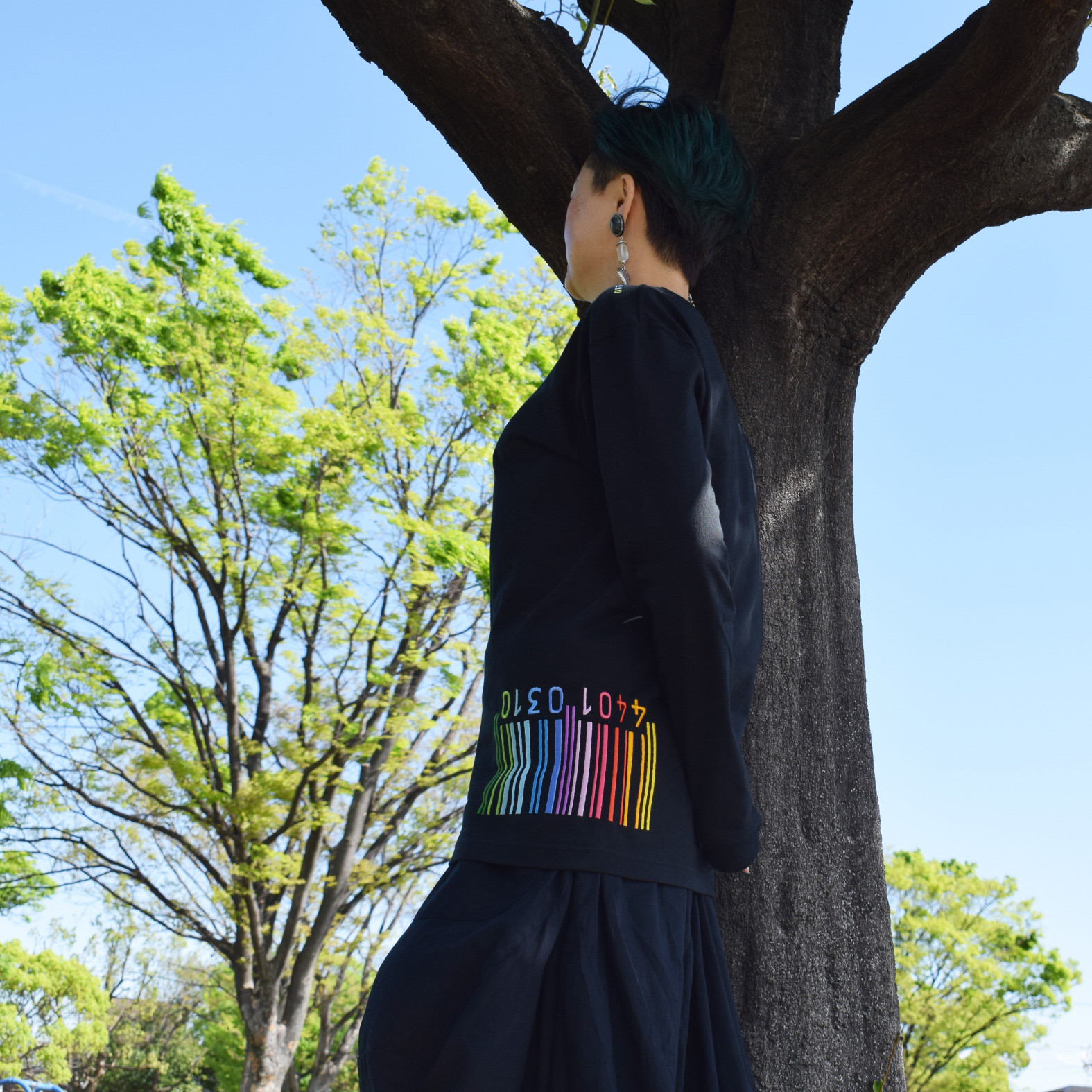 SOS TE NUTO 赤黒金刺繍ロングコート SOS TE NUTO 赤黒金刺繍ロングコート
