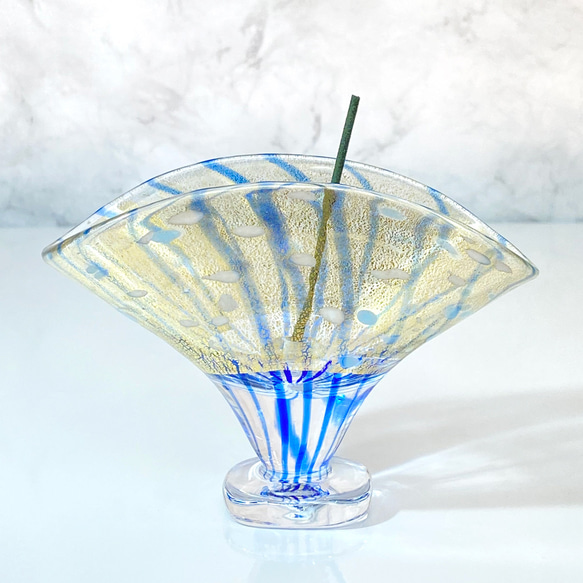金箔玻璃扇及香爐，清爽天藍色，附藍蜻蜓珠及香 第1張的照片