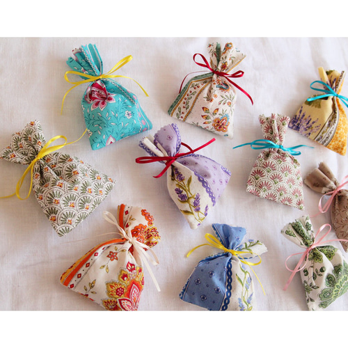 南仏プロヴァンスのお守りアロマサシェ 国産無農薬よもぎと