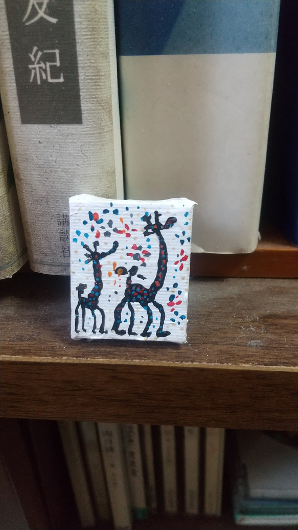 giraffe親子原画ブローチ 2枚目の画像