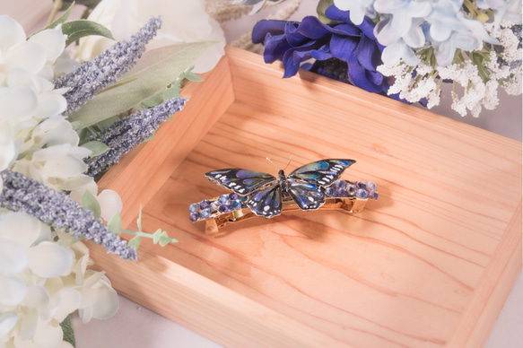 青緑なレジンの手作り金属糸蝶々バレッタ 2枚目の画像