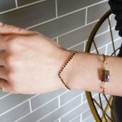 【14KGF】Gemstone Hammered Wire Bangle [Black Onyx/Smoky Quart 8枚目の画像