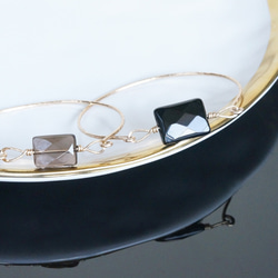 【14KGF】Gemstone Hammered Wire Bangle [Black Onyx/Smoky Quart 3枚目の画像