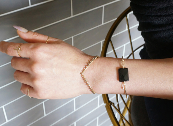 【14KGF】Gemstone Hammered Wire Bangle [Black Onyx/Smoky Quart 9枚目の画像