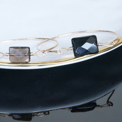 【14KGF】Gemstone Hammered Wire Bangle [Black Onyx/Smoky Quart 7枚目の画像