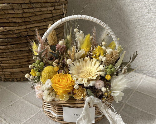 大　母の日♡メルカリ便ボリュームナチュラルかごイエロー系ドライフラワーアレンジ 大＊母の日 ボリュームナチュラルバスケットのイエロー系ドライ