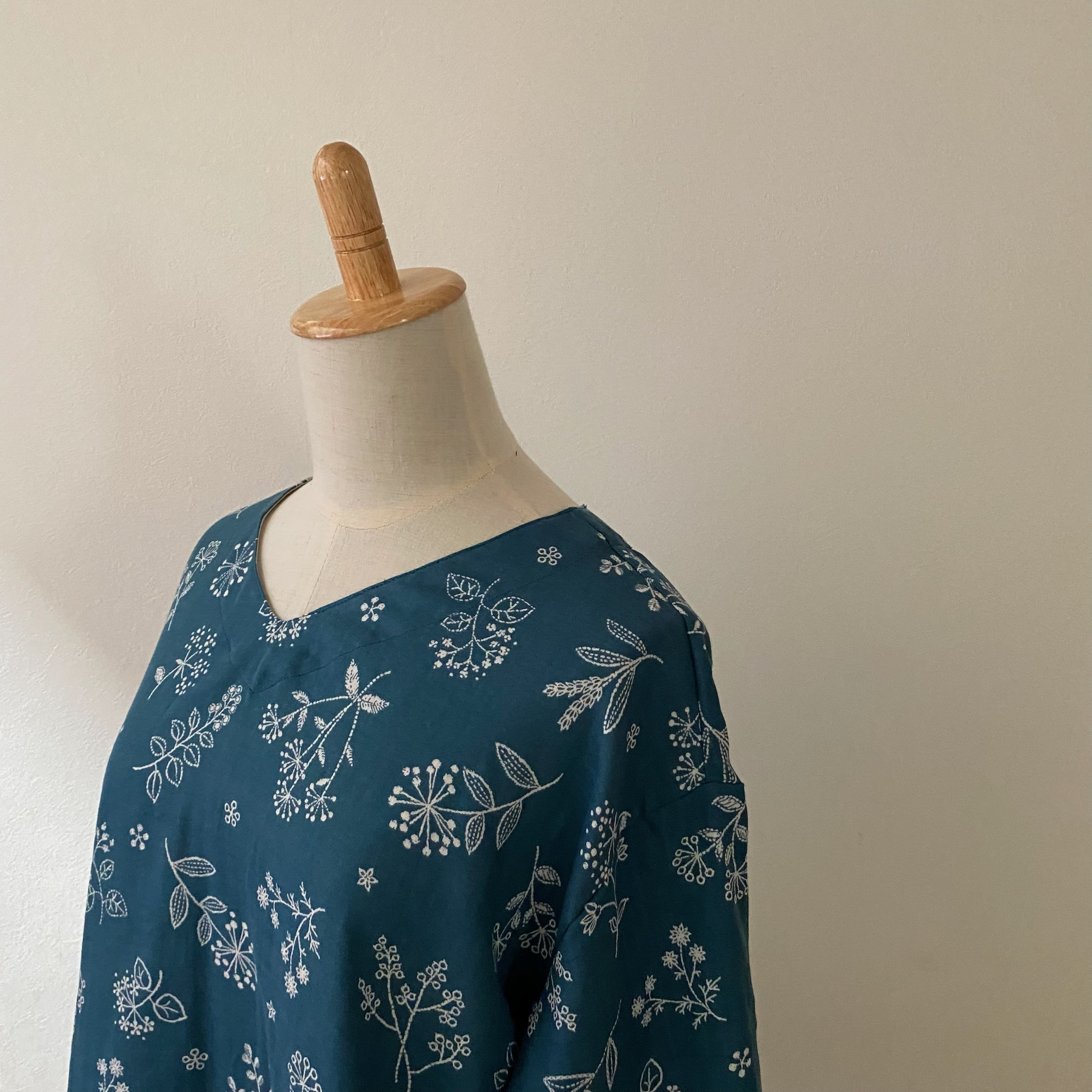 ダブルガーゼのワイドプルオーバーチュニックタイプ  ✳︎フラワー×ブルーグリーン【受注製作】