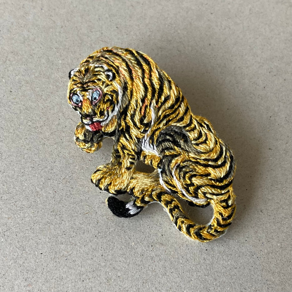 えりちんさまオーダー品】伊藤若冲「虎図」手刺繍ブローチ ブローチ  