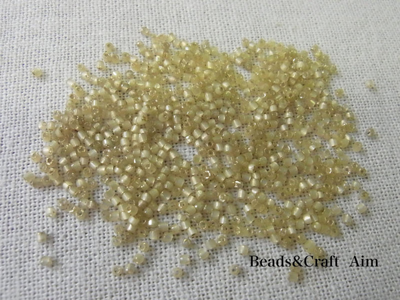 カットビーズ　アンティークアイボリー 1枚目の画像