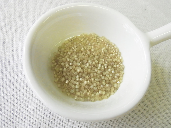 カットビーズ　アンティークアイボリー 4枚目の画像