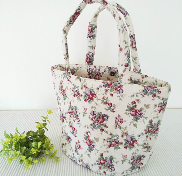 たっぷり入る❤︎花柄トートbag トートバッグ 北欧bagと天然石のお店