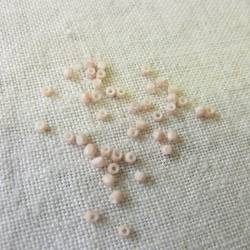 カットビーズ　ベージュピンク 2枚目の画像