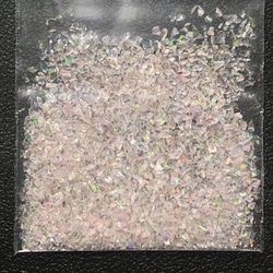 《合成オパール》(フローレスオパール) 原石 ピンク/マルチ斑 1.4ｇ ㉖ 1枚目の画像