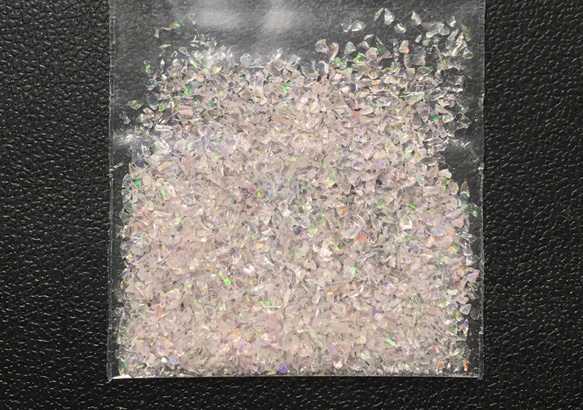 《合成オパール》(フローレスオパール) 原石 ピンク/マルチ斑 1.4ｇ ㉖ 1枚目の画像