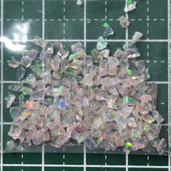 《合成オパール》(フローレスオパール) 原石 ピンク/マルチ斑 1.4ｇ ⑲ 2枚目の画像