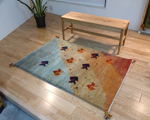 ペルシャ　ギャッベ ソファ前　128×75 茜色　ヤギ ペルシャ オールドギャッベ アマレバフト ラグ 127x83cm