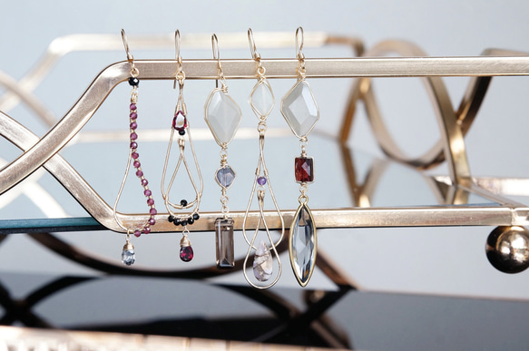 【14KGF】Grey Moon Stone,Garnet,Marquise Grey Glass Earrings 12枚目の画像