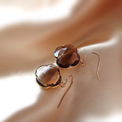 14KGF/ SMOKY TOPAZ CLOVER EARRINGS 1枚目の画像