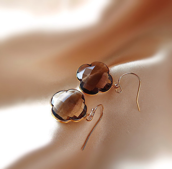 14KGF/ SMOKY TOPAZ CLOVER EARRINGS 1枚目の画像